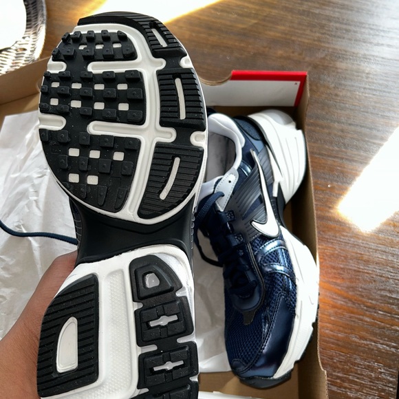 Men’s Nike V2K Run NEW NEVER WORN - Picture 6 of 6